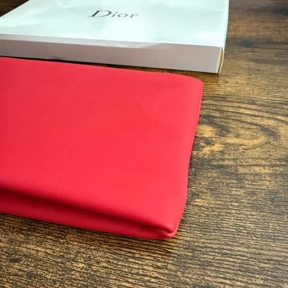 DIOR Beauty Red and Black Metal Zipper Pouch New - Limited Edition - Picture 8 of 9